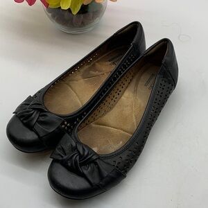 Clark’s Black cut out Ballet Flat - as in condition. BFL0592A